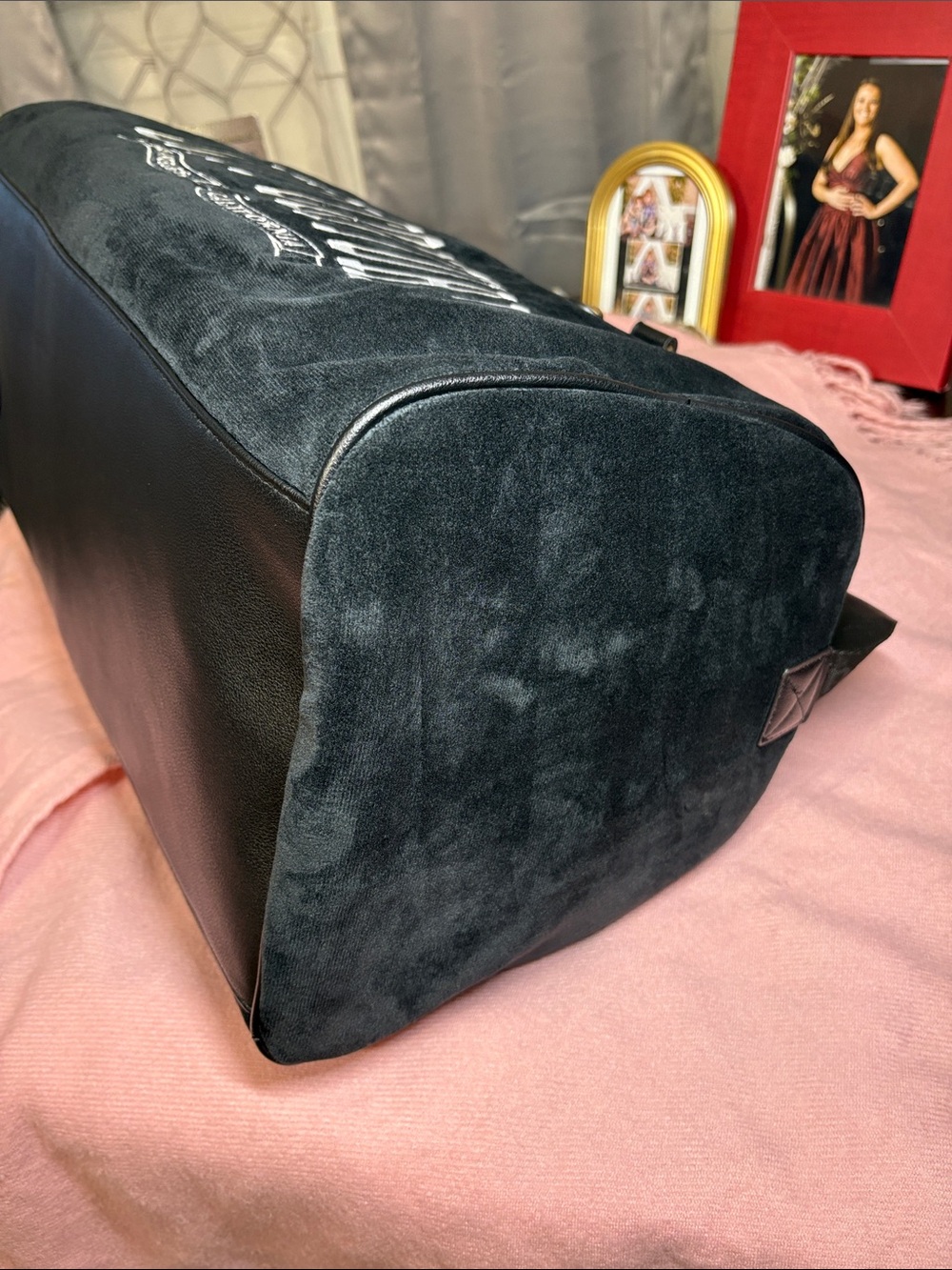 NWT Juicy Couture Black Velvet Weekender Boston Bag Adjustable Strap 19x10 - Picture 15 of 16
